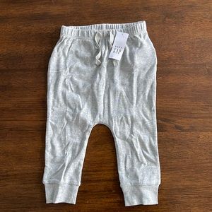 Unisex babyGAP grey leggings - New with Tags!